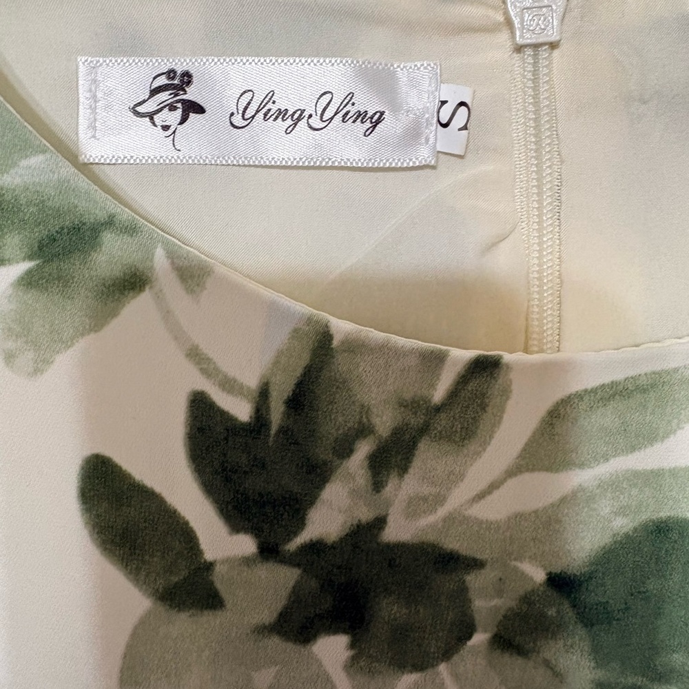 White and green floral print short-sleeve tiered midi dress with a tie belt - Picture 3 of 10